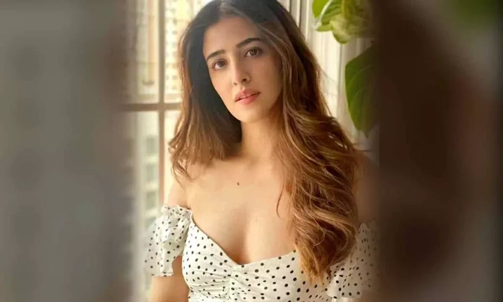 Nupur Sanon Net Worth