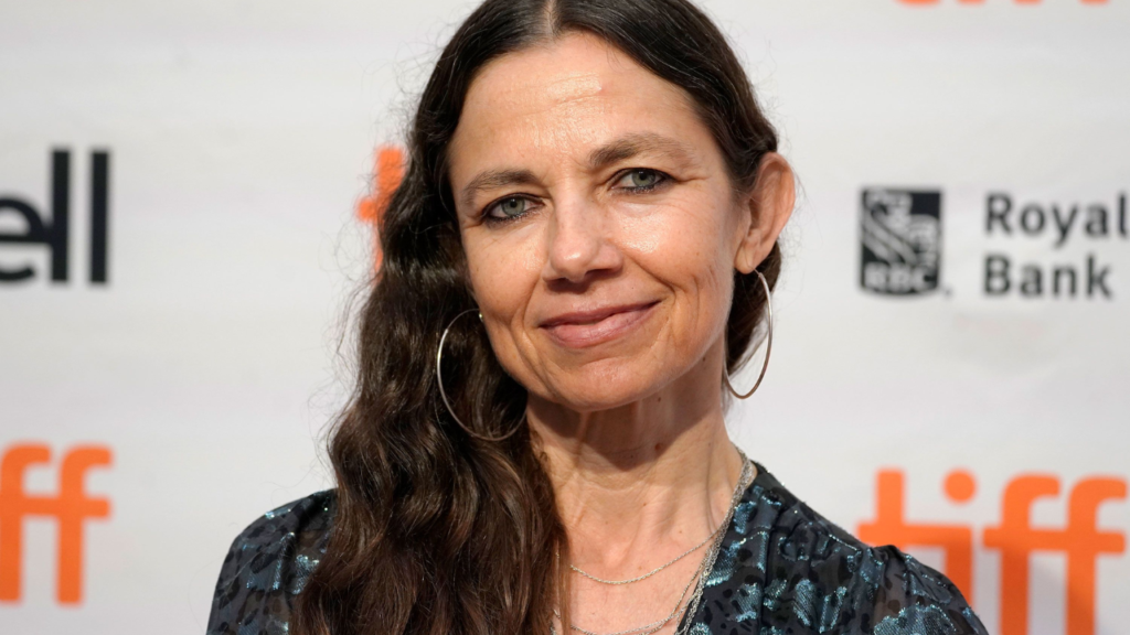 Justine Bateman Age